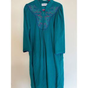 Vanity Fair Vintage Women's Medium Teal Velour Long Robe/House Coat